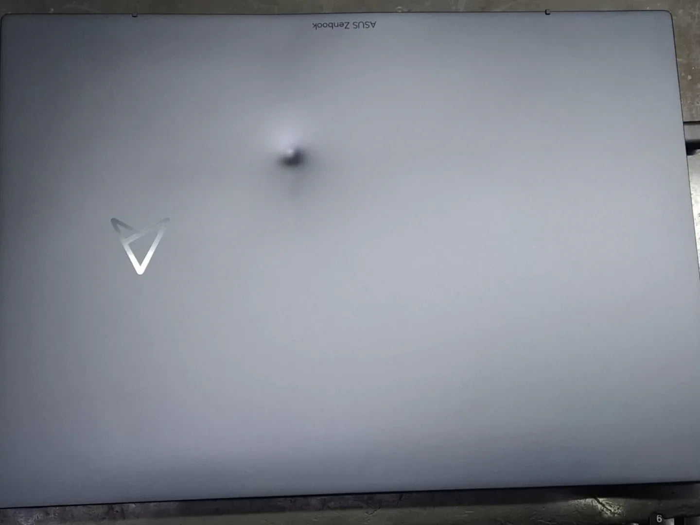 Notebook Asus Zenbook Ryzen 5 4.3Ghz, 8GB, 256GB SSD, 14 2.8K OLED Touch (con detalles) - Tecatech-uy