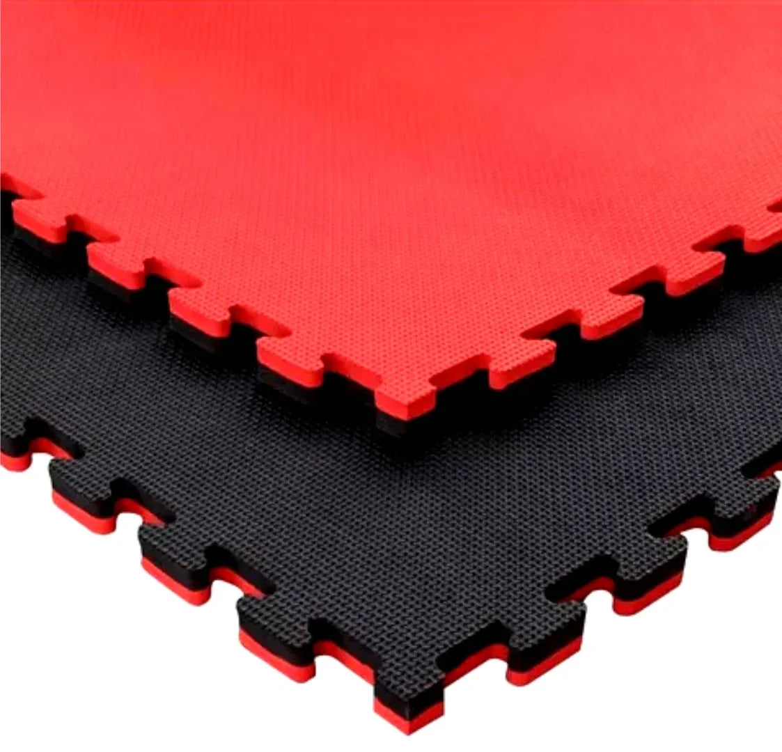 Piso Tatami Randers negro/rojo 1m x 1m x 2cm (1 unidad) - Tecatech-uy