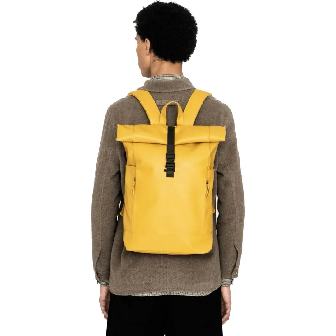 Mochila Gaston Luga Rullen Mostaza/Negro - Tecatech-uy