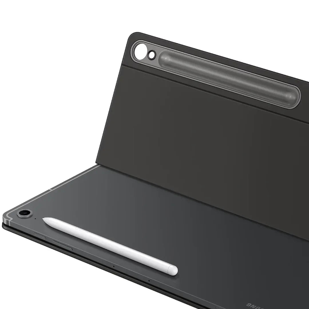 Tablet Samsung con funda protectora negra y lápiz óptico, accesorio tecnológico de Tecatech Uruguay