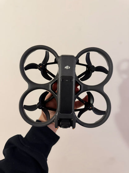 Drone DJI Avata 2 FPV 4K con Goggles, Motion Controller y accesorios - Usado