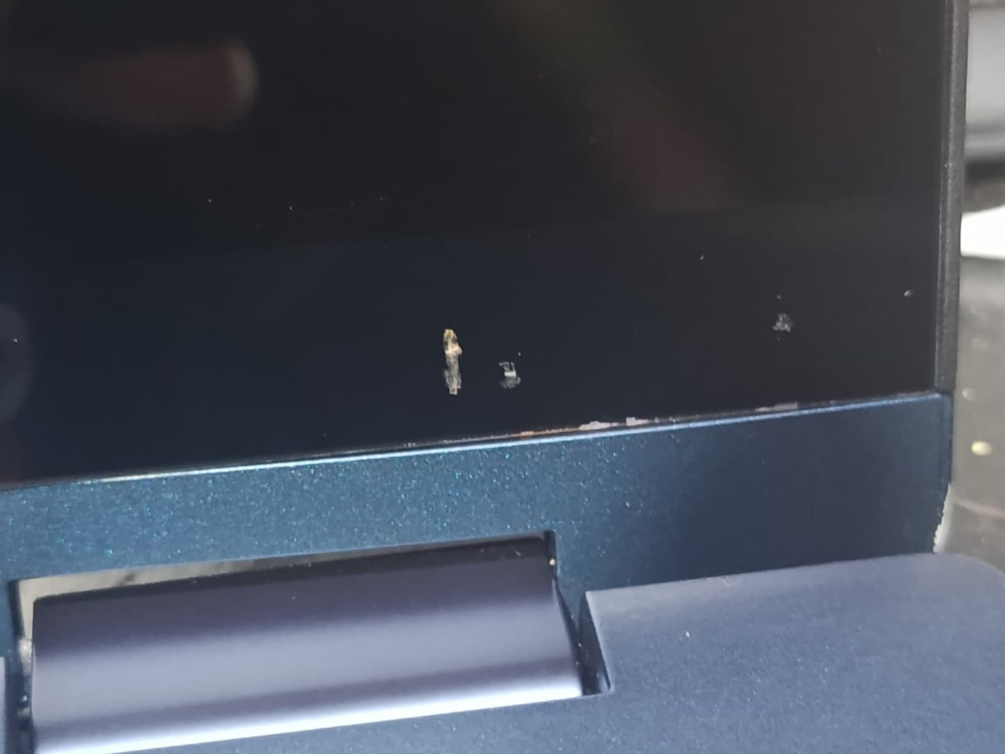 Notebook Convertible Lenovo Ryzen AI 7 5.0Ghz, 16GB, 512GB SSD, 16 WUXGA Touch (con detalles)