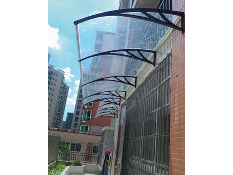 Alero transparente de policarbonato